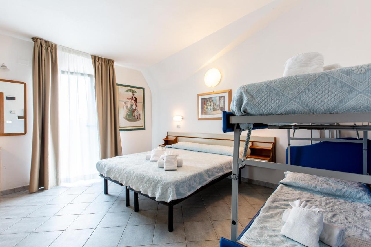 Hotel Jole San Mauro Mare Exterior photo